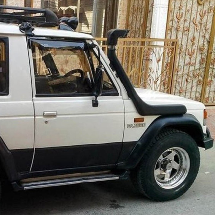 Snorkel Pajero MK1